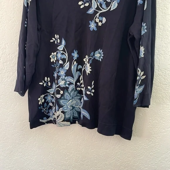 Chico’s V neck Navy Blue shirt size XXL - Picture 5 of 9